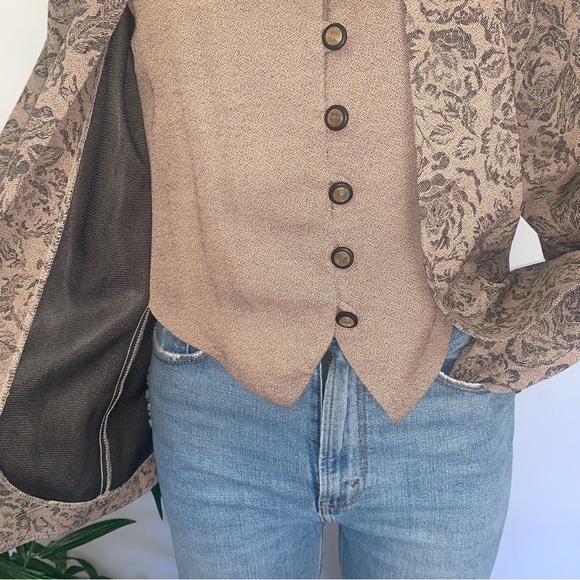 v i n t a g e :: Unique Romantic Victorian Blazer & Built In Vest - Picture 5 of 15